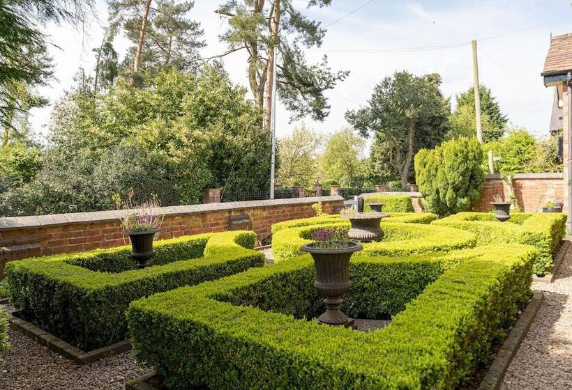 Beautiful Country Cottage