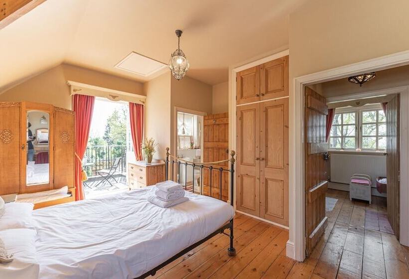 Beautiful Country Cottage