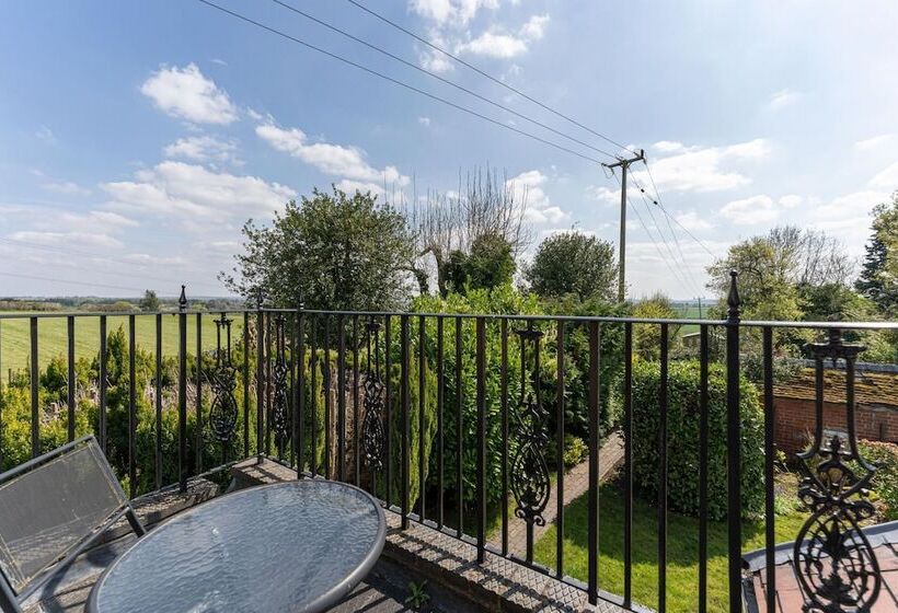 Beautiful Country Cottage