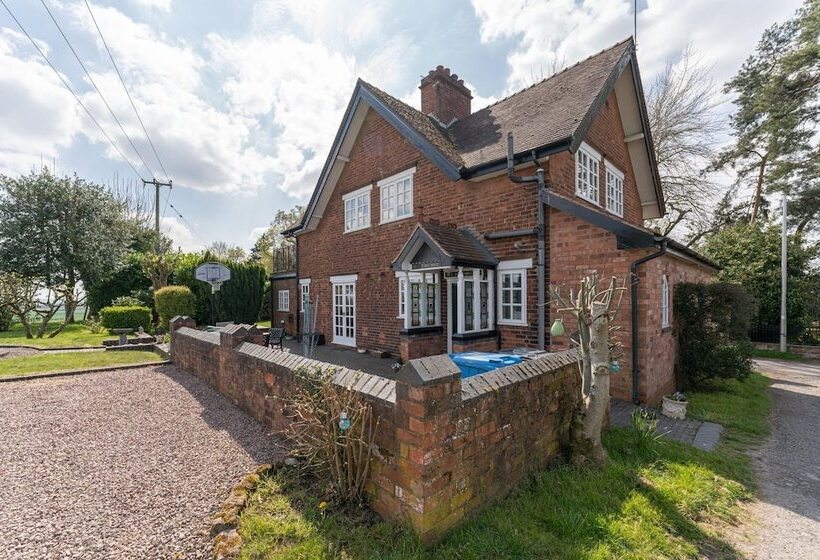 Beautiful Country Cottage