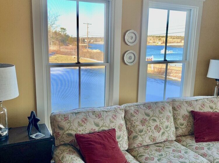 مبيت وإفطار Elsa S Inn On The Harbor