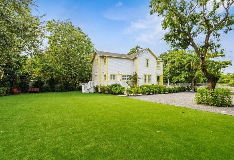 Bed and Breakfast Stirrup House By Pattio