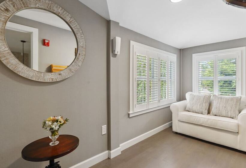 Bed and Breakfast Stirrup House By Pattio