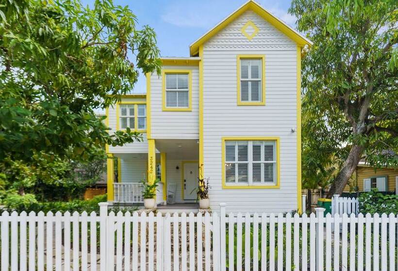 Bed and Breakfast Stirrup House By Pattio