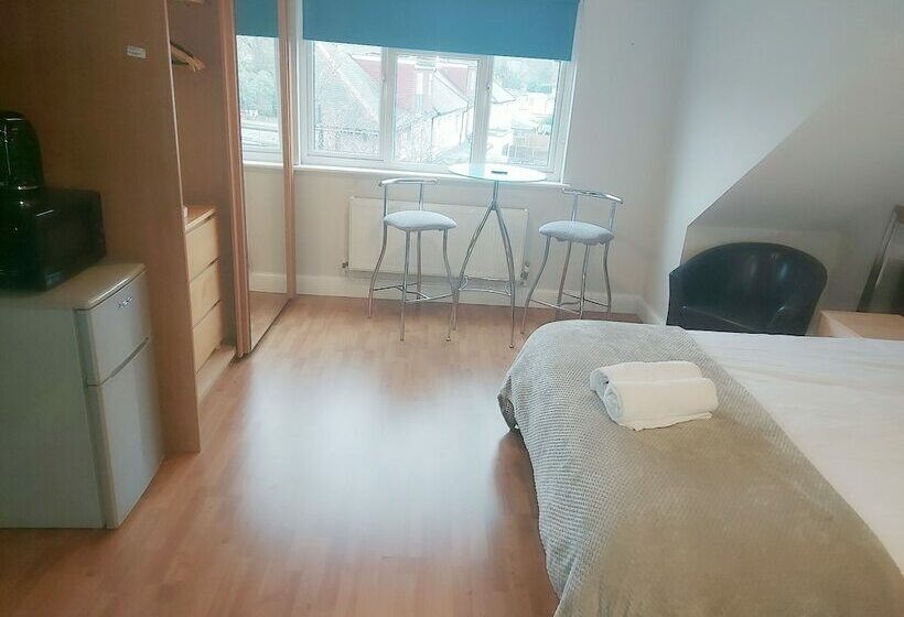 Bed and Breakfast The 87