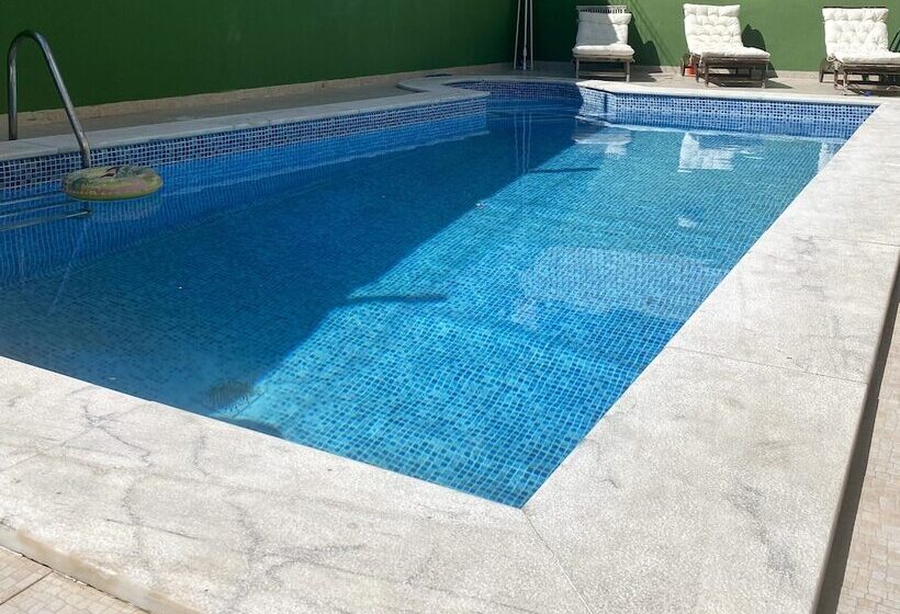 مبيت وإفطار Yellow House