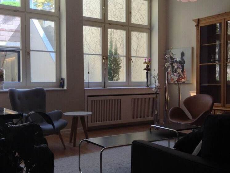 Living Am Carlsplatz