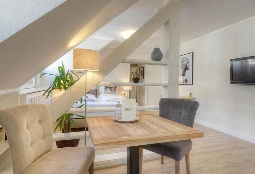 Living Am Carlsplatz