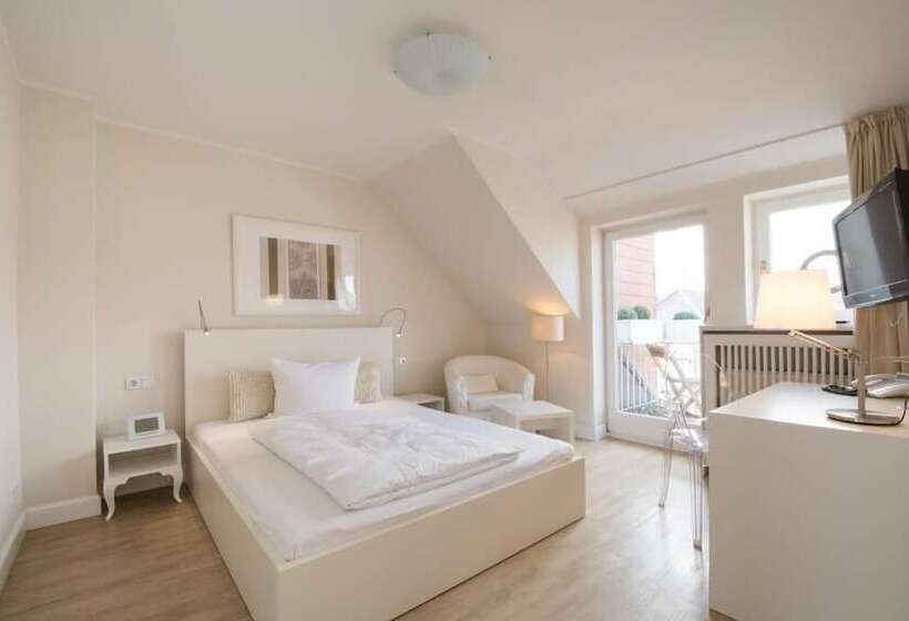 Living Am Carlsplatz