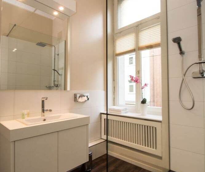 Living Am Carlsplatz