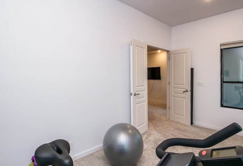 Casa Buenaluxurious Retreat W/2 Masters & Views!