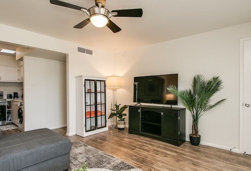 Cozy Arcadia Hideaway W/charm & Style!