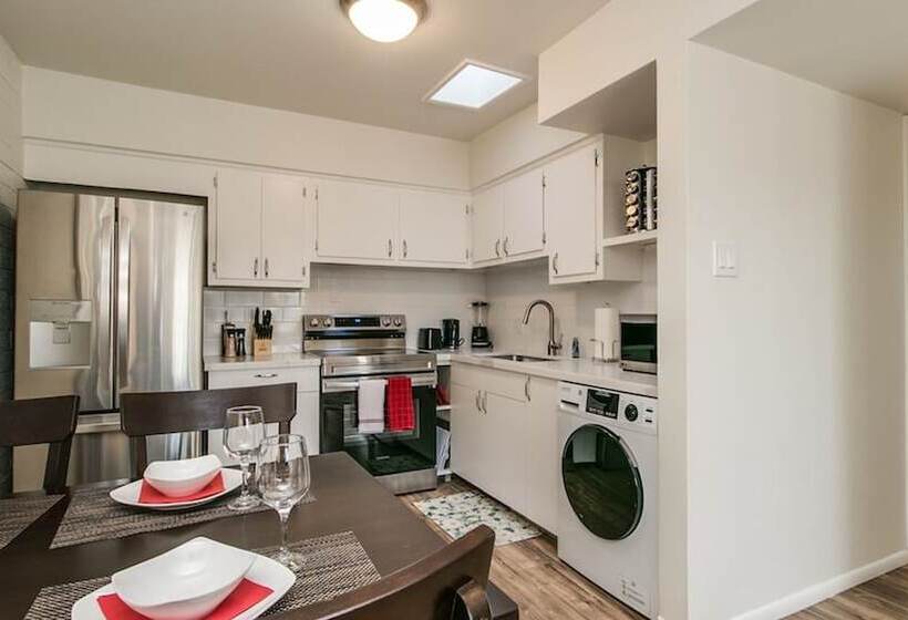 Cozy Arcadia Hideaway W/charm & Style!