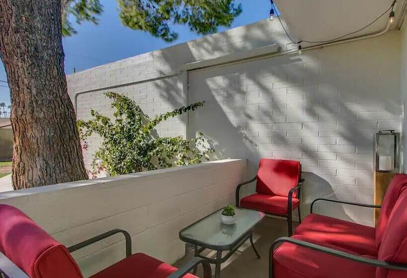 Cozy Arcadia Hideaway W/charm & Style!