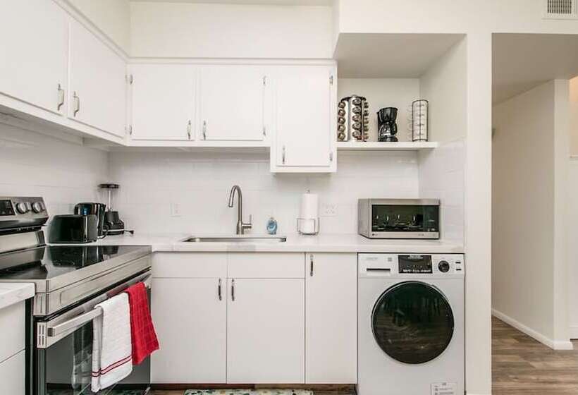 Cozy Arcadia Hideaway W/charm & Style!