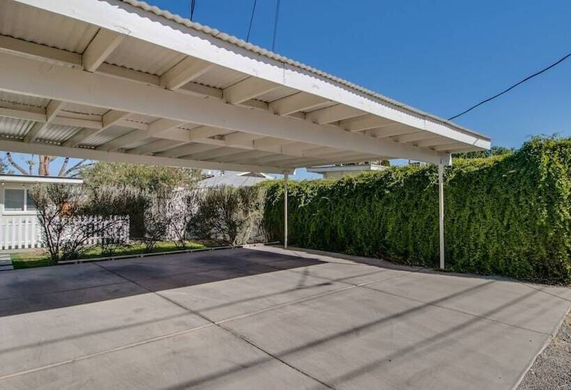 Cozy Arcadia Hideaway W/charm & Style!