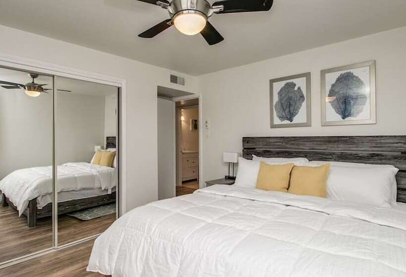 Cozy Arcadia Hideaway W/charm & Style!