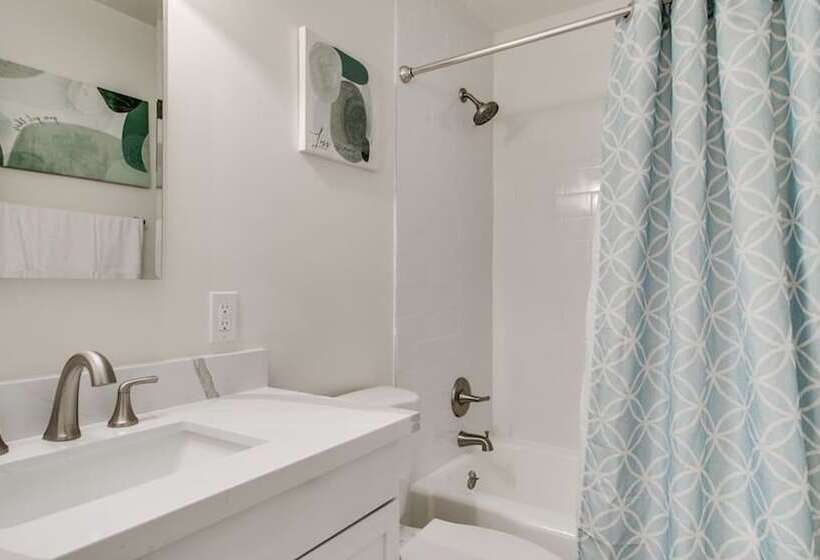 Cozy Arcadia Hideaway W/charm & Style!