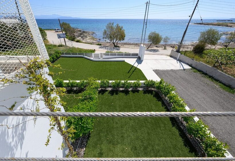 Cubes On The Beach Athens Airport