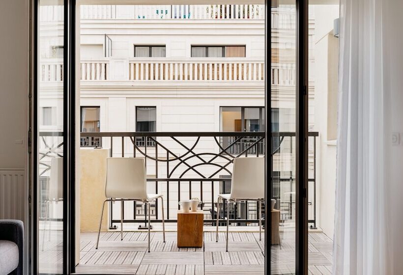 Edgar Suites Châtillon