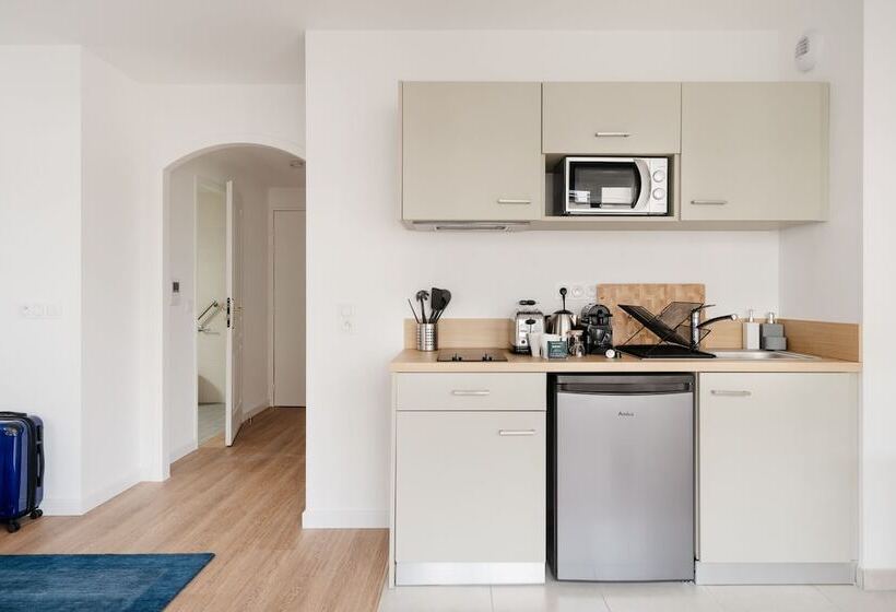 Edgar Suites Châtillon