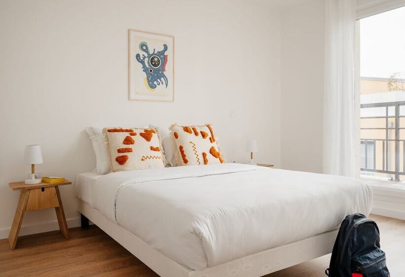 Edgar Suites Châtillon