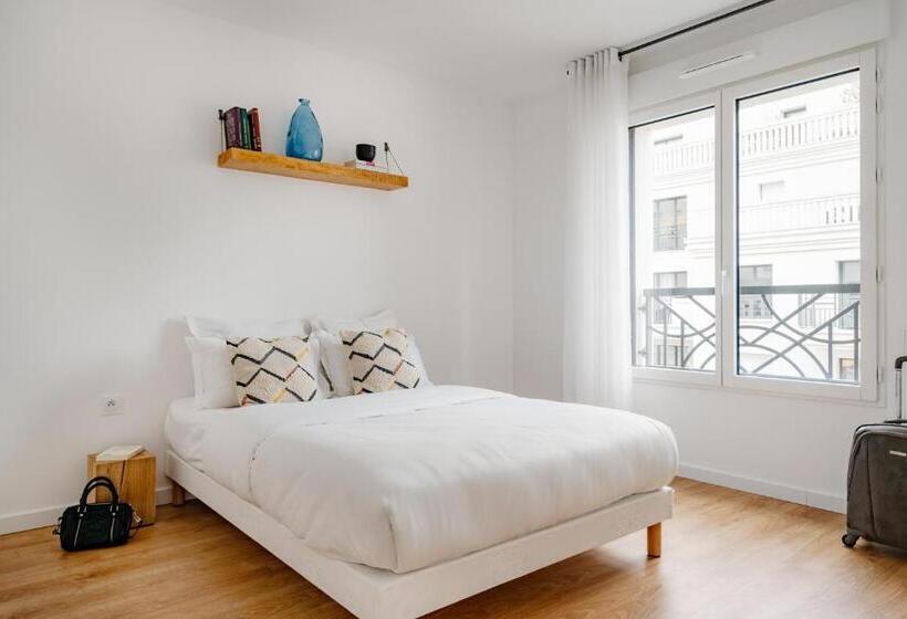 Edgar Suites Châtillon