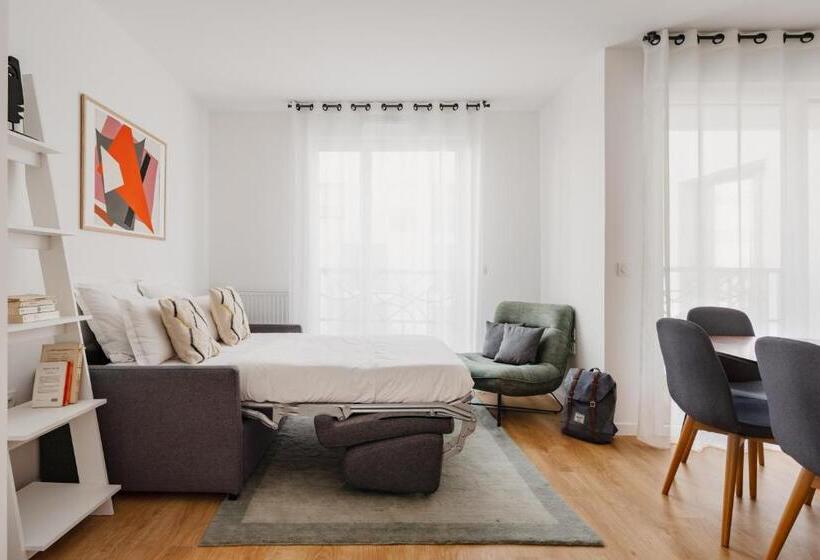 Edgar Suites Châtillon