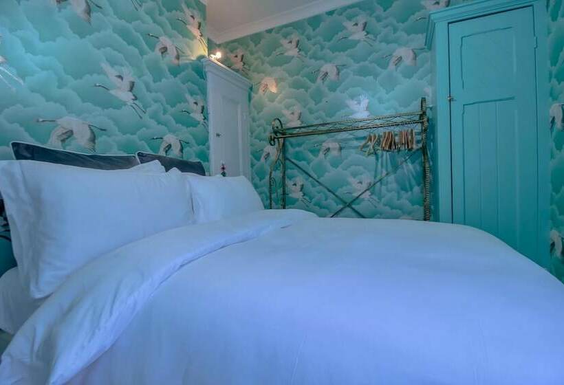 Fabulously Unique 3bd Home Sunderland