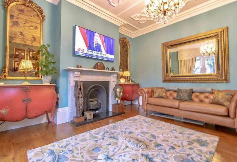 Fabulously Unique 3bd Home Sunderland