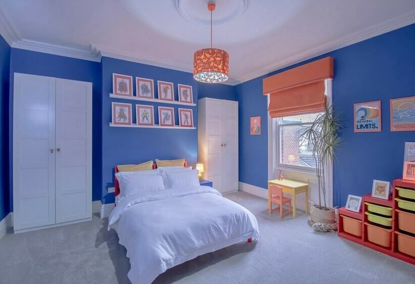 Fabulously Unique 3bd Home Sunderland