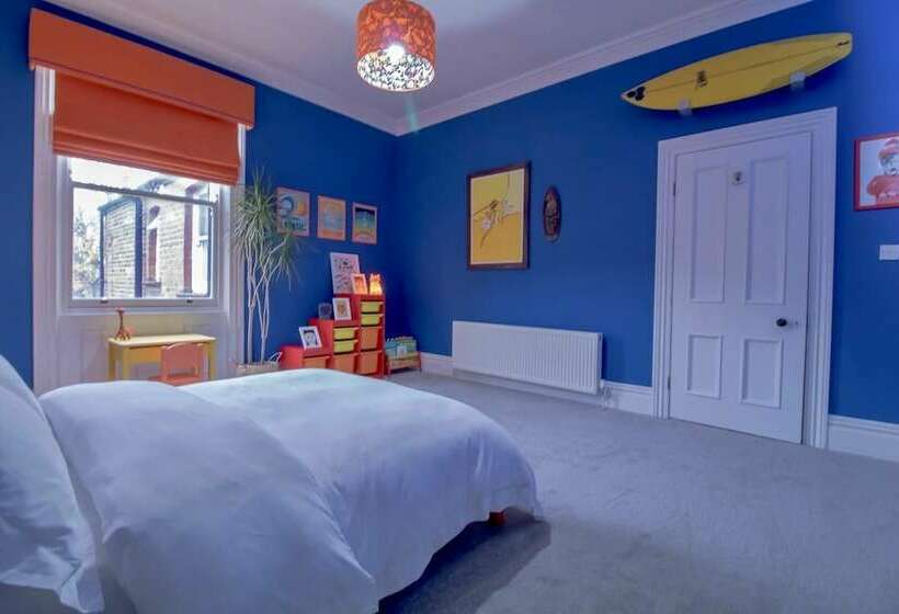 Fabulously Unique 3bd Home Sunderland