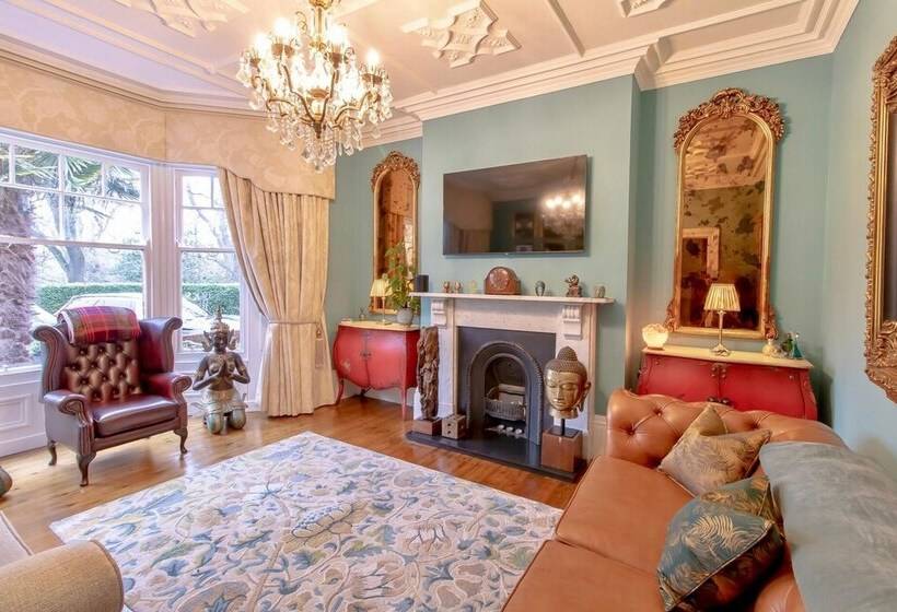 Fabulously Unique 3bd Home Sunderland