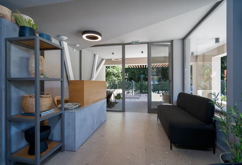 Funtuki Seaside Apartments