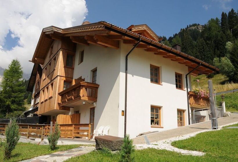 فندق فئة نجمة واحدة Design Chalet Zirm Check In At Olympia