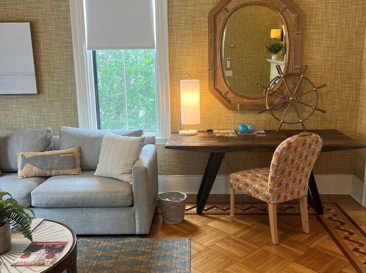 בית מלון כפרי Centerboard