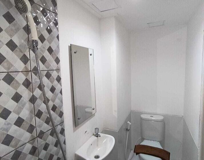 هتل Hariss Inn Bandara