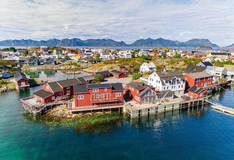 Отель Henningsvær Rorbuer