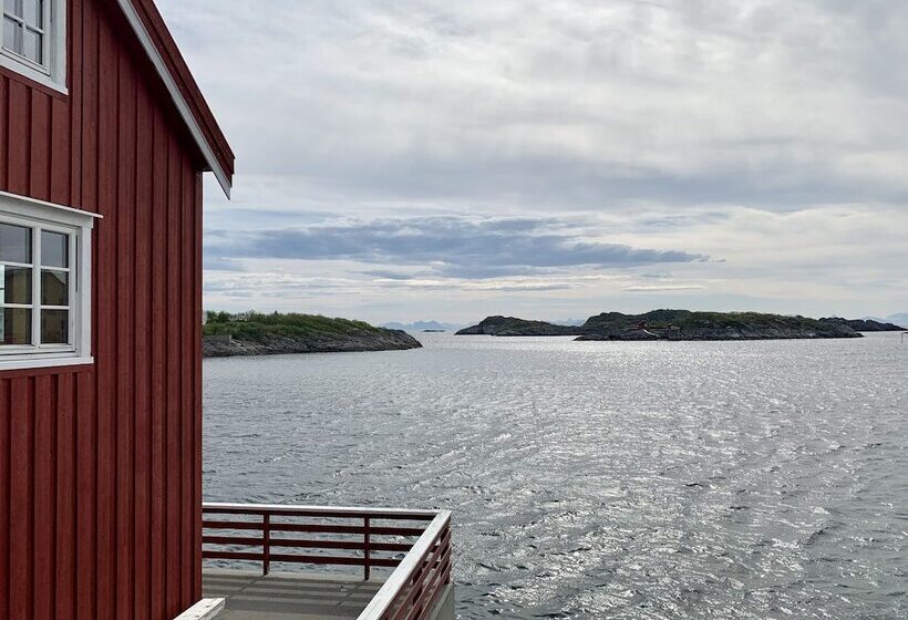 Отель Henningsvær Rorbuer
