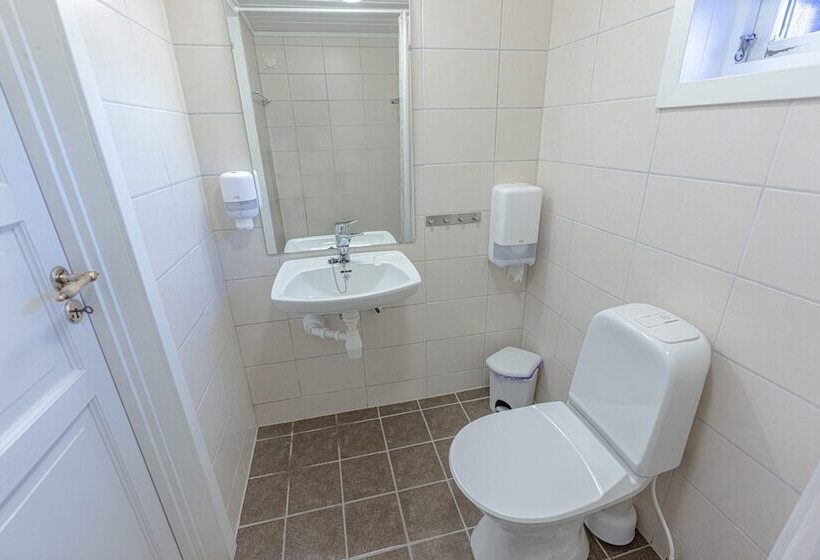 Отель Henningsvær Rorbuer