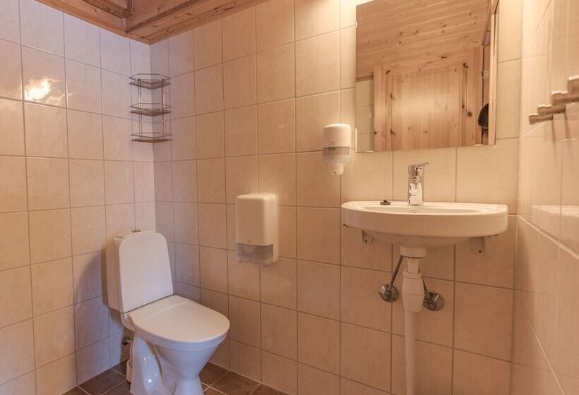 Отель Henningsvær Rorbuer