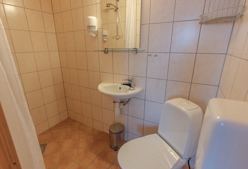 Отель Henningsvær Rorbuer