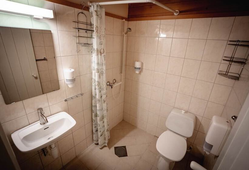 Отель Henningsvær Rorbuer