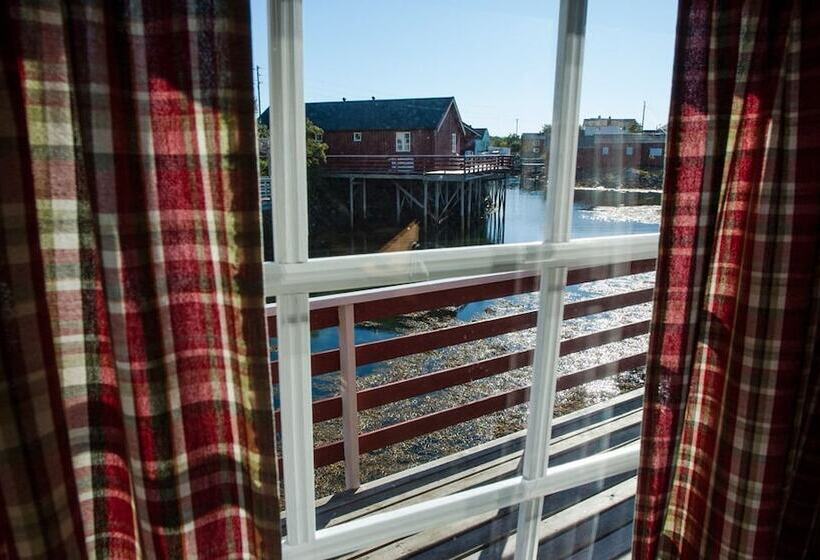 Отель Henningsvær Rorbuer