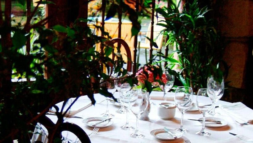 هتل Hostería De Quijas