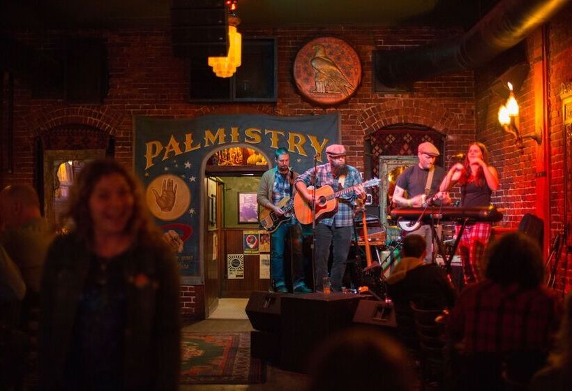 Отель Mcmenamins White Eagle