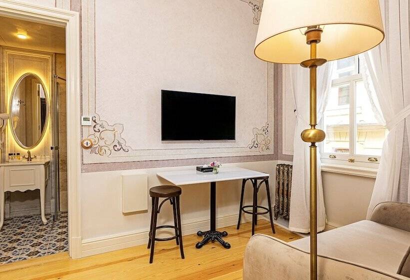 هتل Meroddi Barnathan