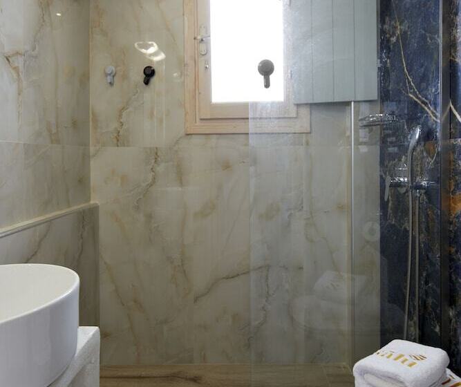 Отель Nalu Suites