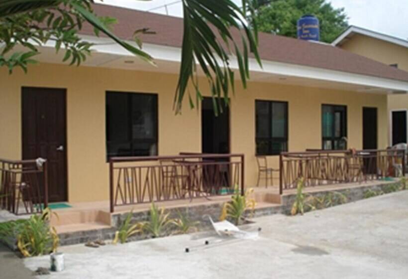 בית מלון כפרי Palm Seaside Inn And Beach Resort