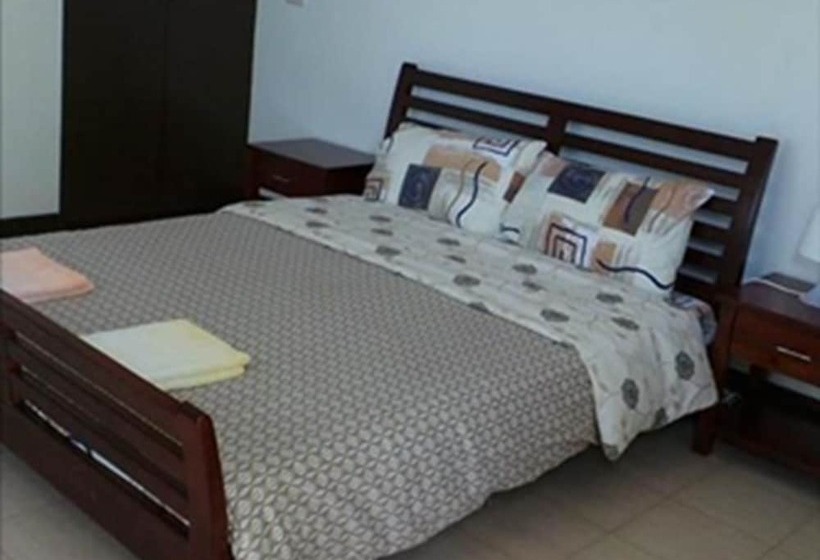 בית מלון כפרי Palm Seaside Inn And Beach Resort